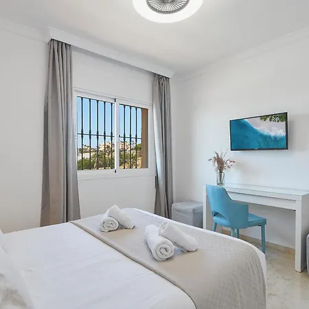 Marina Iv Relax & Unwind With Sea Views, Pools & Bbq Beachfront In Mijas Costa & Fuengirola Apartment