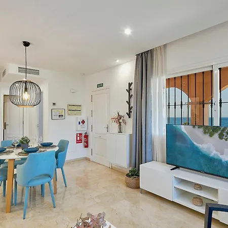 Apartment Marina Iv Relax & Unwind With Sea Views, Pools & Bbq Beachfront In Mijas Costa & Fuengirola El Faro